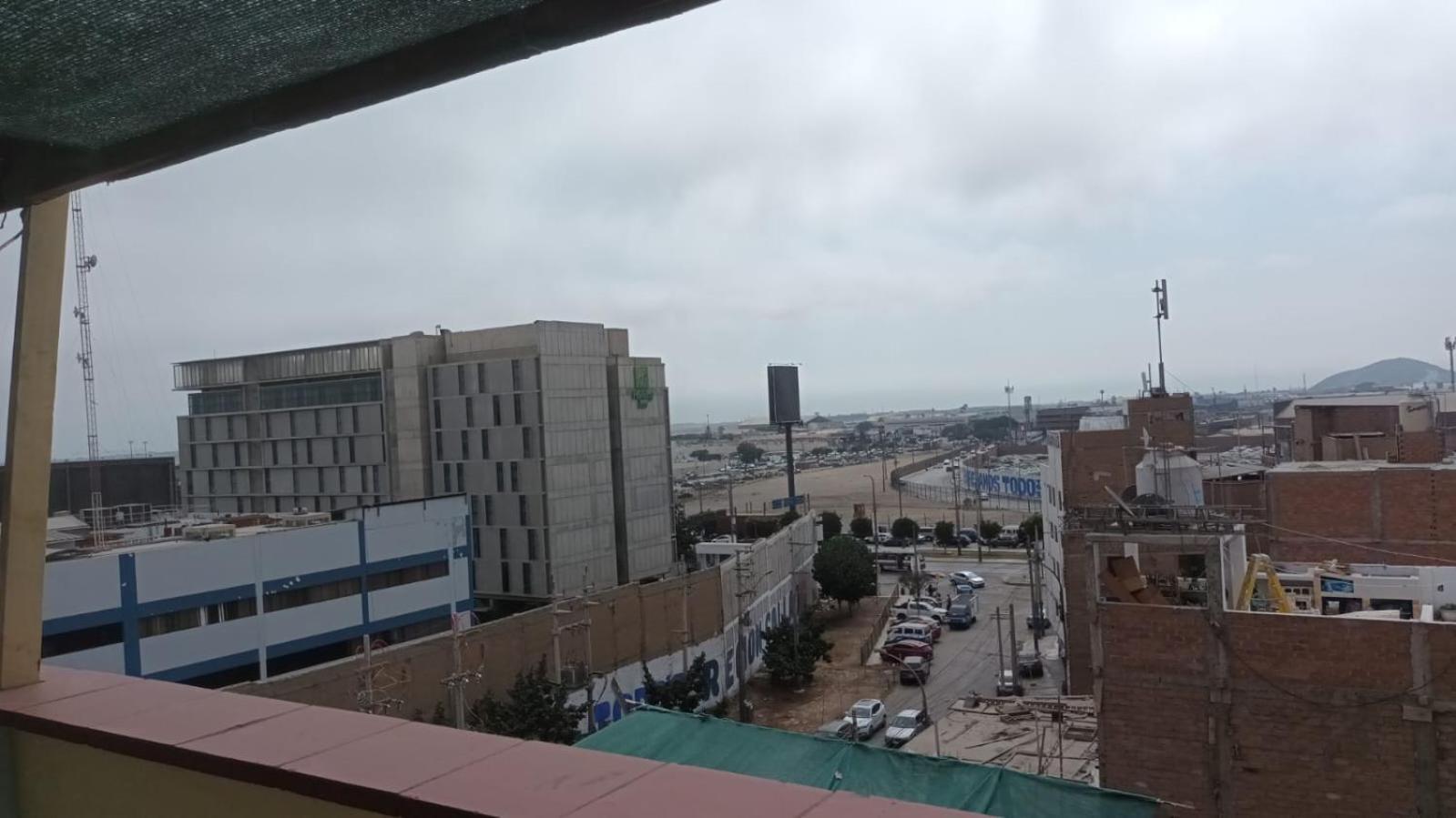 Close To Airport - Free One Time Pickup - A Y J Familia Lima Quarto foto